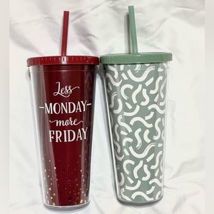 Set of 2 Plastic 23 oz Graphic Print Tumbler With Straws Brand New